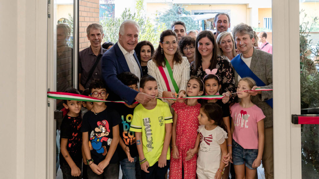 presidente della regione Toscana inaugura la scuola Fucini di Ponsacco
